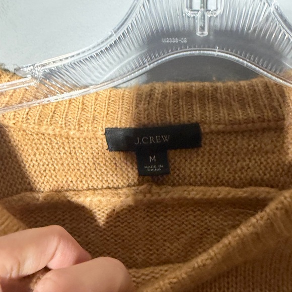 J.Crew Relaxed Saddle Sleeve Sweater Size Medium - Picture 5 of 7